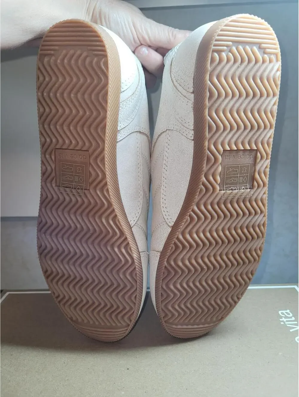 Dolce Vita Women’s Laini Off Whitecrackled Leather Sz 7.5 Med NWBox MSRP $140
